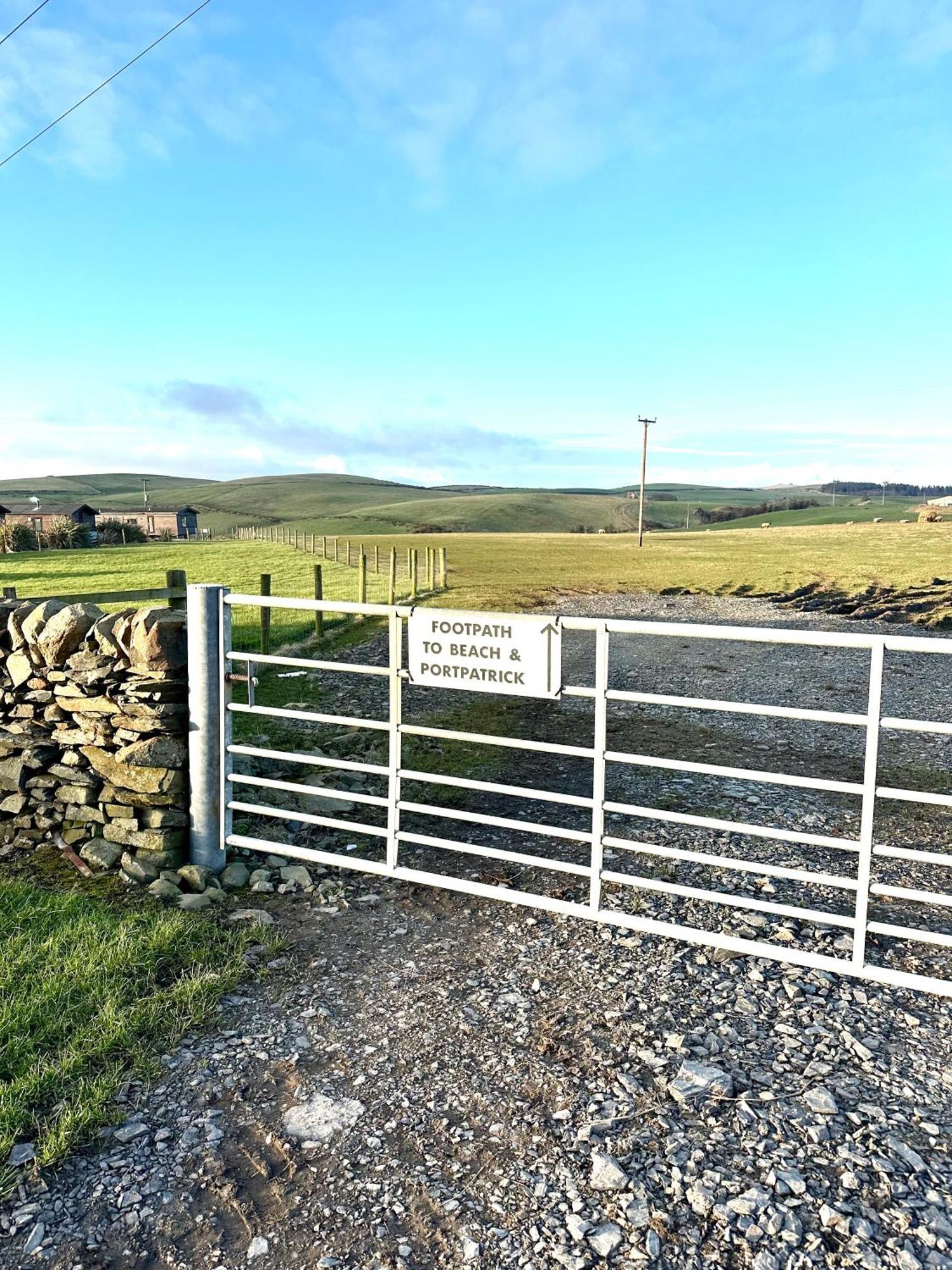 Bunnahabhain 5 - Farm Stay - Stunning Sea And Rural Views 스트란래어 외부 사진